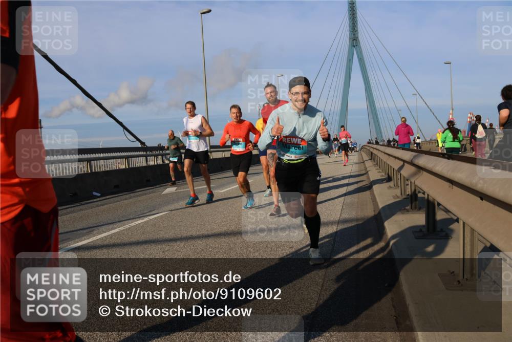 03.10.2025 - Köhlbrandbrückenlauf Strokosch-Dieckow http://msf.ph/oto/9109602 03.10.2025 09:40:51 Position 2 204 meine-sportfotos.de
