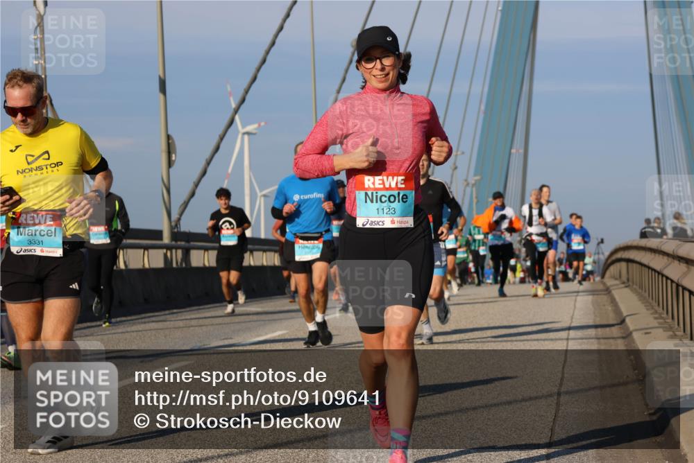 03.10.2025 - Köhlbrandbrückenlauf Strokosch-Dieckow http://msf.ph/oto/9109641 03.10.2025 09:40:54 Position 2 3331, 1123 meine-sportfotos.de