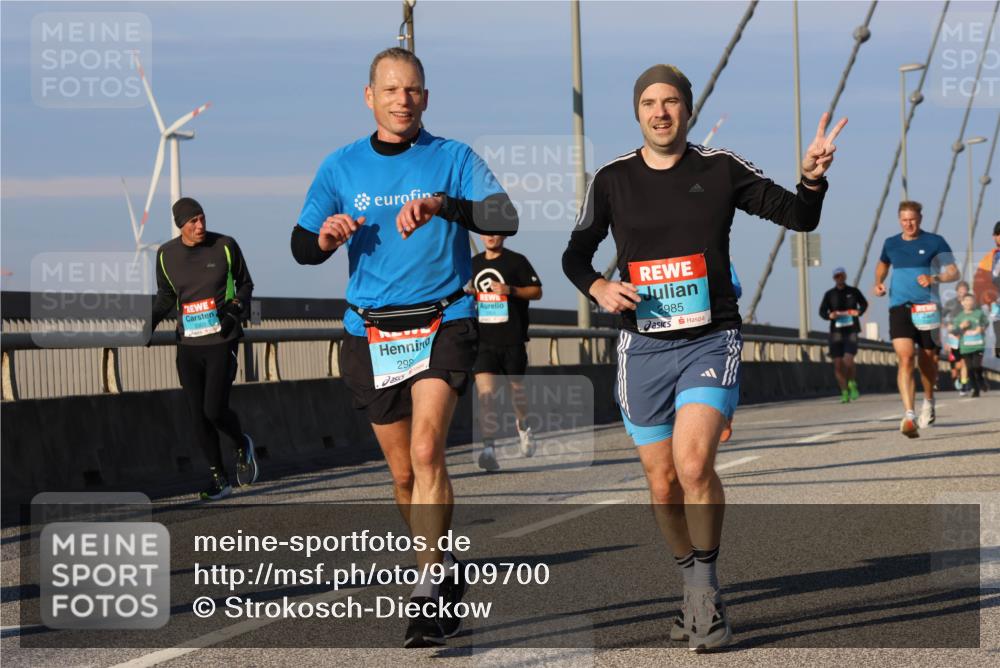 03.10.2025 - Köhlbrandbrückenlauf Strokosch-Dieckow http://msf.ph/oto/9109700 03.10.2025 09:40:56 Position 2 3301, 2985 meine-sportfotos.de