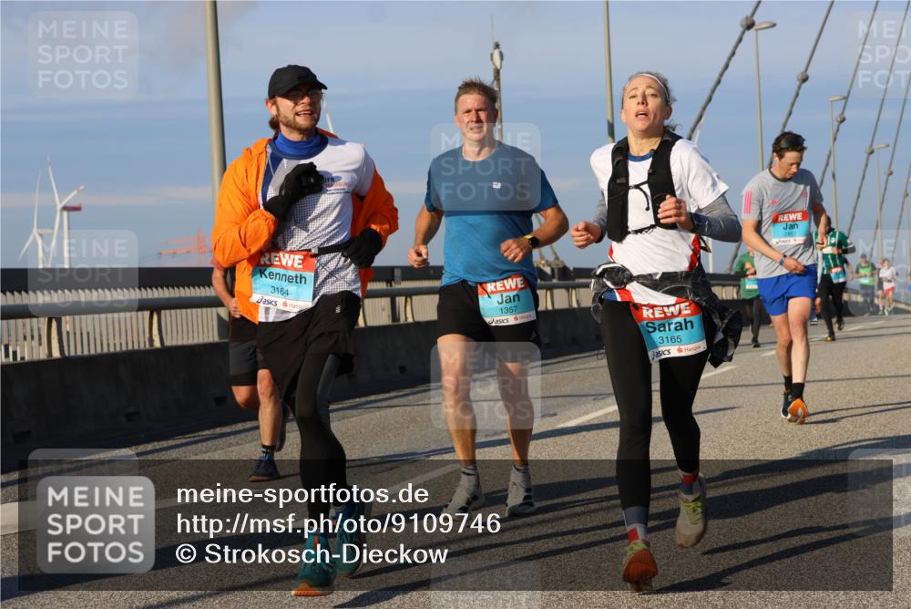 03.10.2025 - Köhlbrandbrückenlauf Strokosch-Dieckow http://msf.ph/oto/9109746 03.10.2025 09:41:02 Position 2 3164, 1357, 3165, 2857 meine-sportfotos.de