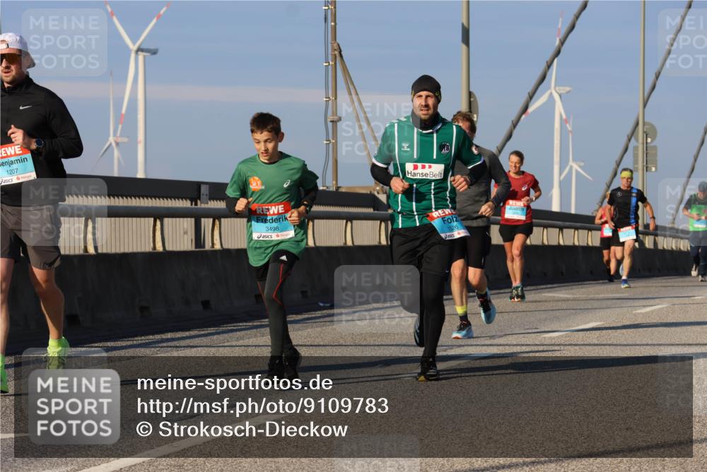 03.10.2025 - Köhlbrandbrückenlauf Strokosch-Dieckow http://msf.ph/oto/9109783 03.10.2025 09:41:07 Position 2 1207, 3498, 1526 meine-sportfotos.de