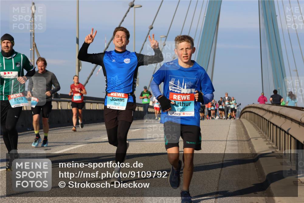 03.10.2025 - Köhlbrandbrückenlauf Strokosch-Dieckow http://msf.ph/oto/9109792 03.10.2025 09:41:09 Position 2 1526, 2947, 2920 meine-sportfotos.de
