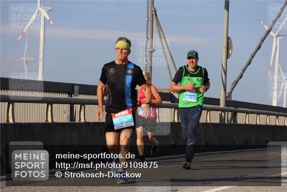 03.10.2025 - Köhlbrandbrückenlauf Strokosch-Dieckow http://msf.ph/oto/9109875 03.10.2025 09:41:15 Position 2 3832, 3731 meine-sportfotos.de