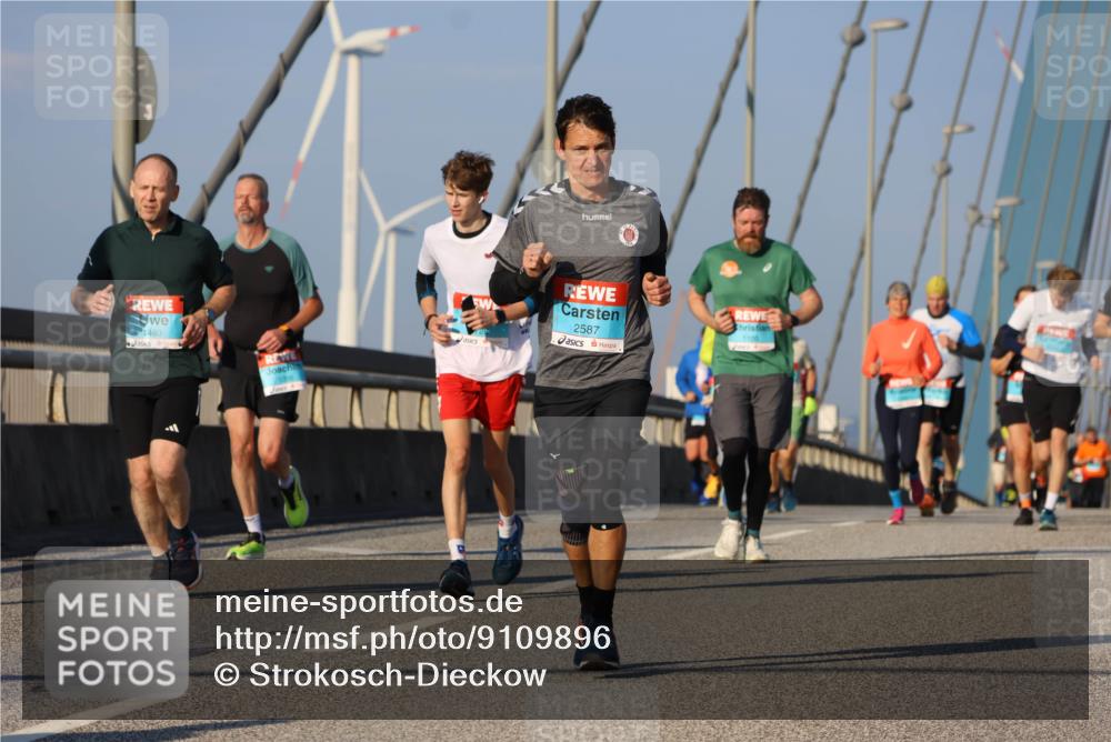 03.10.2025 - Köhlbrandbrückenlauf Strokosch-Dieckow http://msf.ph/oto/9109896 03.10.2025 09:41:18 Position 2 1493, 2587, 1105 meine-sportfotos.de
