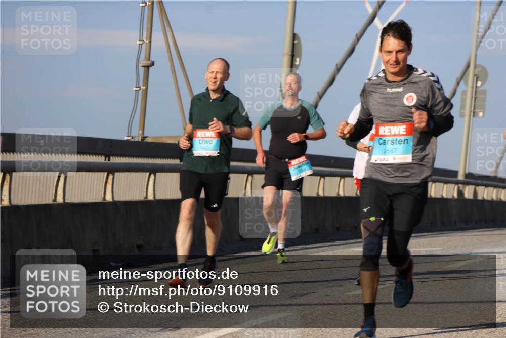 03.10.2025 - Köhlbrandbrückenlauf Strokosch-Dieckow http://msf.ph/oto/9109916 03.10.2025 09:41:19 Position 2 1483, 2587 meine-sportfotos.de