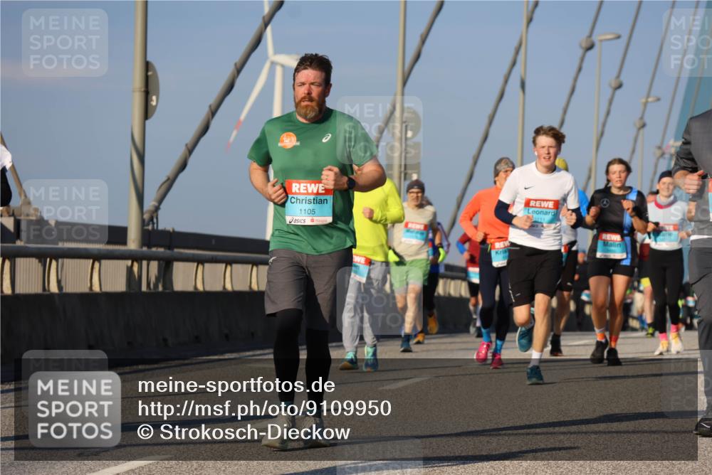 03.10.2025 - Köhlbrandbrückenlauf Strokosch-Dieckow http://msf.ph/oto/9109950 03.10.2025 09:41:23 Position 2 1105 meine-sportfotos.de