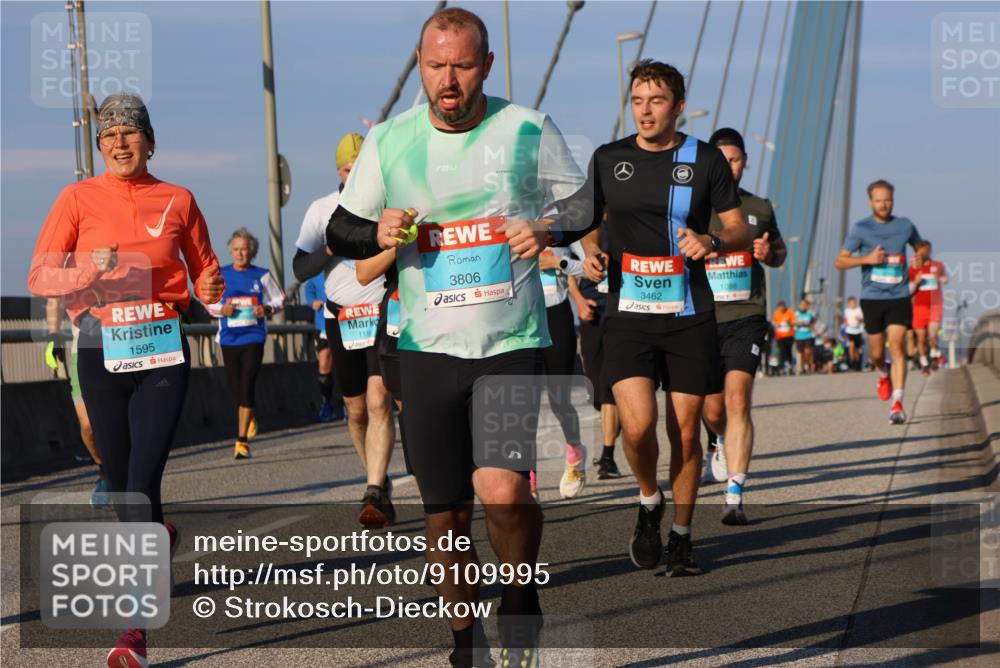 03.10.2025 - Köhlbrandbrückenlauf Strokosch-Dieckow http://msf.ph/oto/9109995 03.10.2025 09:41:29 Position 2 3806, 3462, 1088, 1595, 1116 meine-sportfotos.de