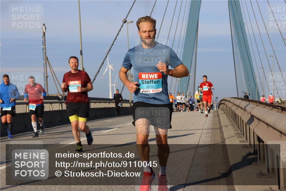 03.10.2025 - Köhlbrandbrückenlauf Strokosch-Dieckow http://msf.ph/oto/9110045 03.10.2025 09:41:35 Position 2 3710 meine-sportfotos.de