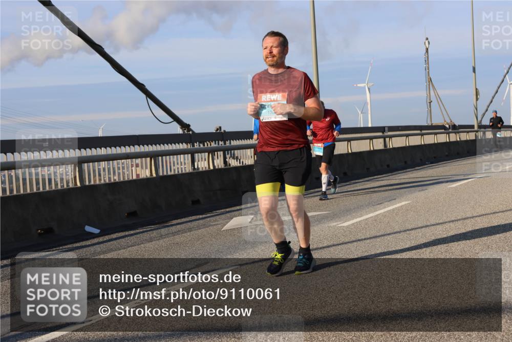 03.10.2025 - Köhlbrandbrückenlauf Strokosch-Dieckow http://msf.ph/oto/9110061 03.10.2025 09:41:38 Position 2 130 meine-sportfotos.de