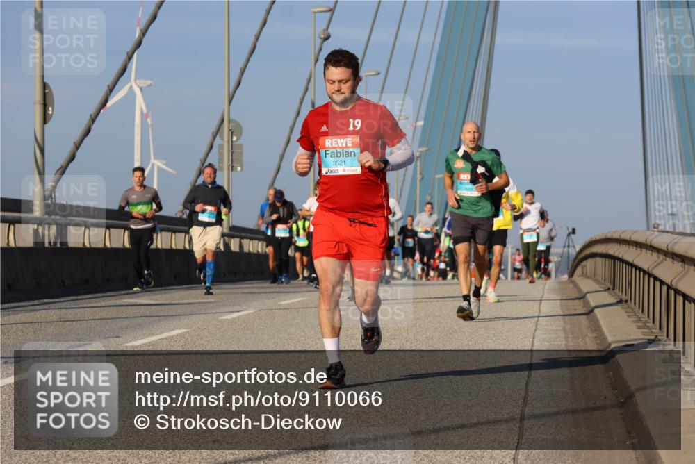 03.10.2025 - Köhlbrandbrückenlauf Strokosch-Dieckow http://msf.ph/oto/9110066 03.10.2025 09:41:41 Position 2 19, 3521 meine-sportfotos.de