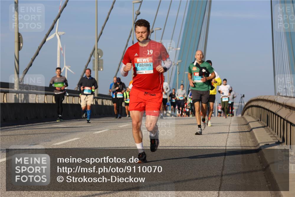 03.10.2025 - Köhlbrandbrückenlauf Strokosch-Dieckow http://msf.ph/oto/9110070 03.10.2025 09:41:41 Position 2 19, 3521 meine-sportfotos.de