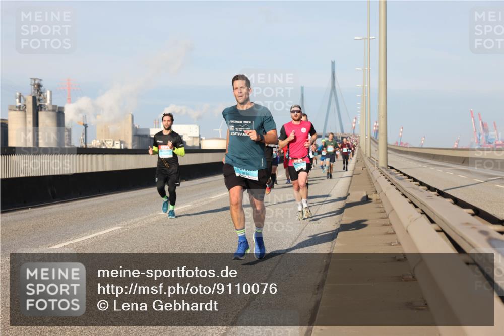 03.10.2025 - Köhlbrandbrückenlauf Lena Gebhardt http://msf.ph/oto/9110076 03.10.2025 09:41:31 Position 2 2024, 44, 18, 3223 meine-sportfotos.de