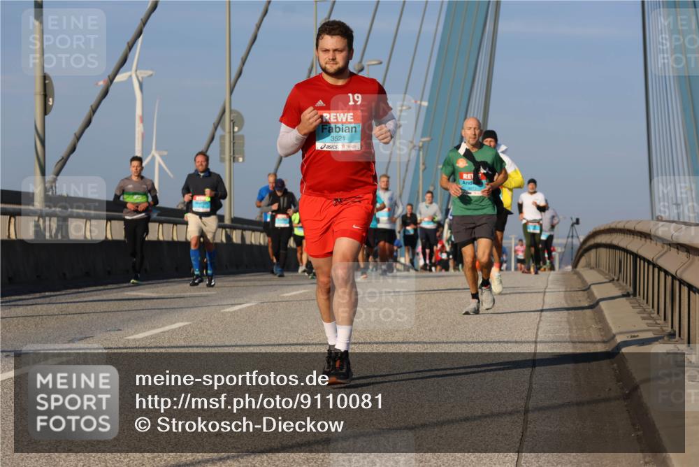 03.10.2025 - Köhlbrandbrückenlauf Strokosch-Dieckow http://msf.ph/oto/9110081 03.10.2025 09:41:41 Position 2 19, 3521 meine-sportfotos.de