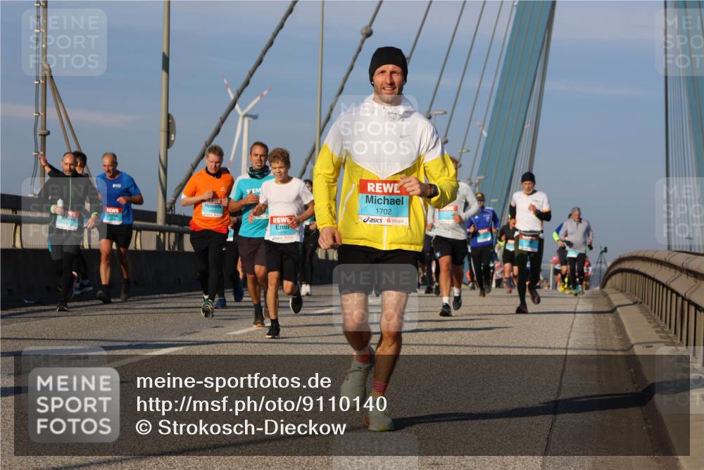 03.10.2025 - Köhlbrandbrückenlauf Strokosch-Dieckow http://msf.ph/oto/9110140 03.10.2025 09:41:49 Position 2 1878, 1702 meine-sportfotos.de