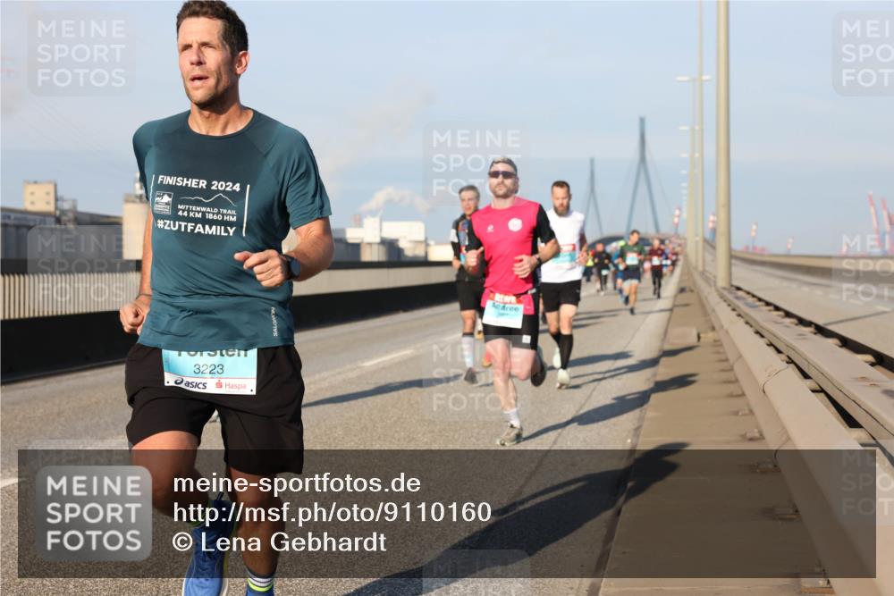 03.10.2025 - Köhlbrandbrückenlauf Lena Gebhardt http://msf.ph/oto/9110160 03.10.2025 09:41:32 Position 2 2024, 44, 1860, 3223 meine-sportfotos.de