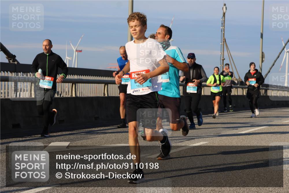 03.10.2025 - Köhlbrandbrückenlauf Strokosch-Dieckow http://msf.ph/oto/9110198 03.10.2025 09:41:53 Position 2 1313, 1543, 1878 meine-sportfotos.de