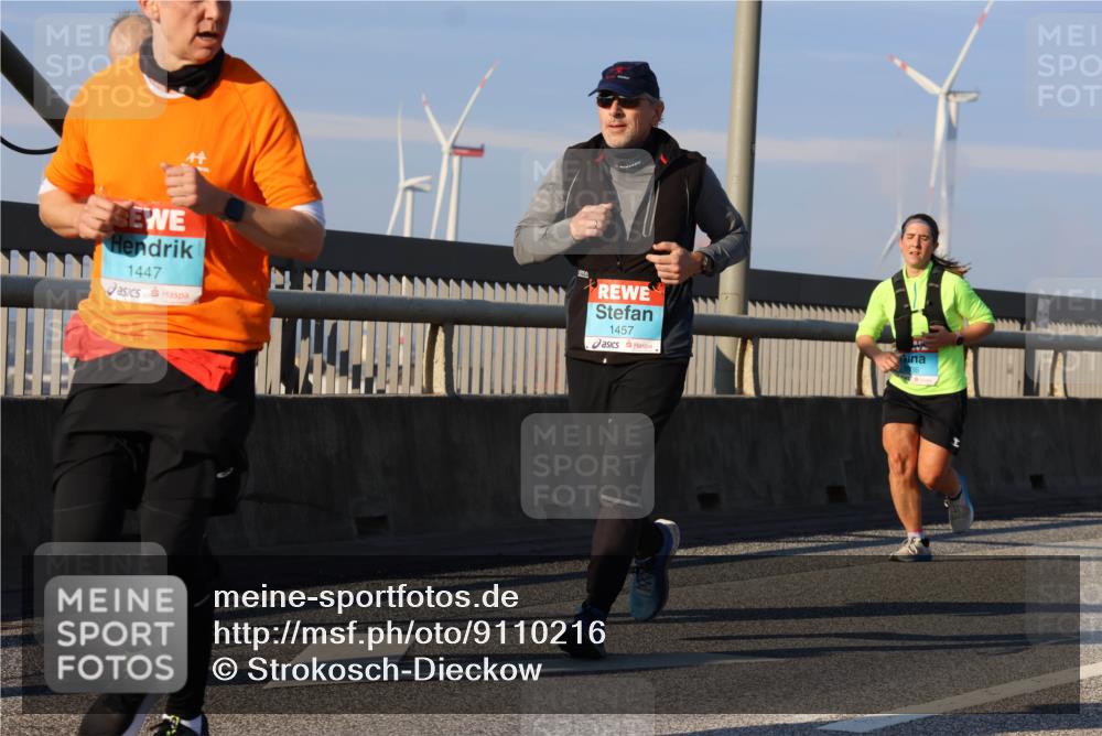 03.10.2025 - Köhlbrandbrückenlauf Strokosch-Dieckow http://msf.ph/oto/9110216 03.10.2025 09:41:55 Position 2 1447, 1457 meine-sportfotos.de
