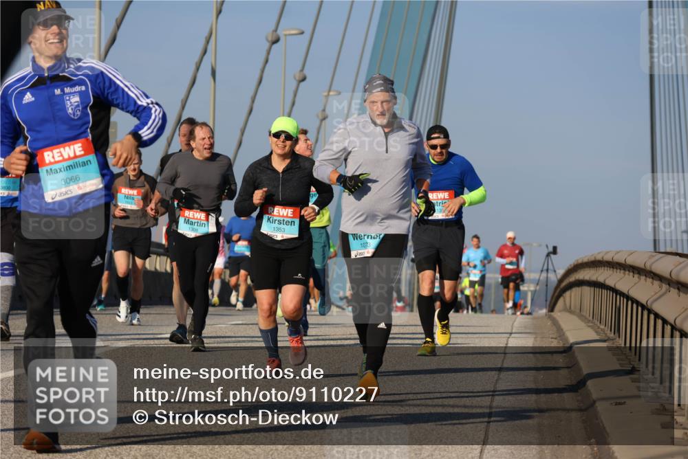 03.10.2025 - Köhlbrandbrückenlauf Strokosch-Dieckow http://msf.ph/oto/9110227 03.10.2025 09:41:57 Position 2 3830, 3066, 1308, 1353, 1073, 13 meine-sportfotos.de