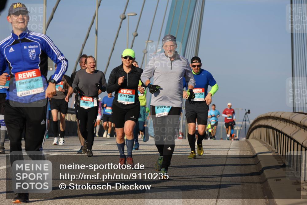 03.10.2025 - Köhlbrandbrückenlauf Strokosch-Dieckow http://msf.ph/oto/9110235 03.10.2025 09:41:57 Position 2 3066, 1308, 1353, 1073, 1132 meine-sportfotos.de