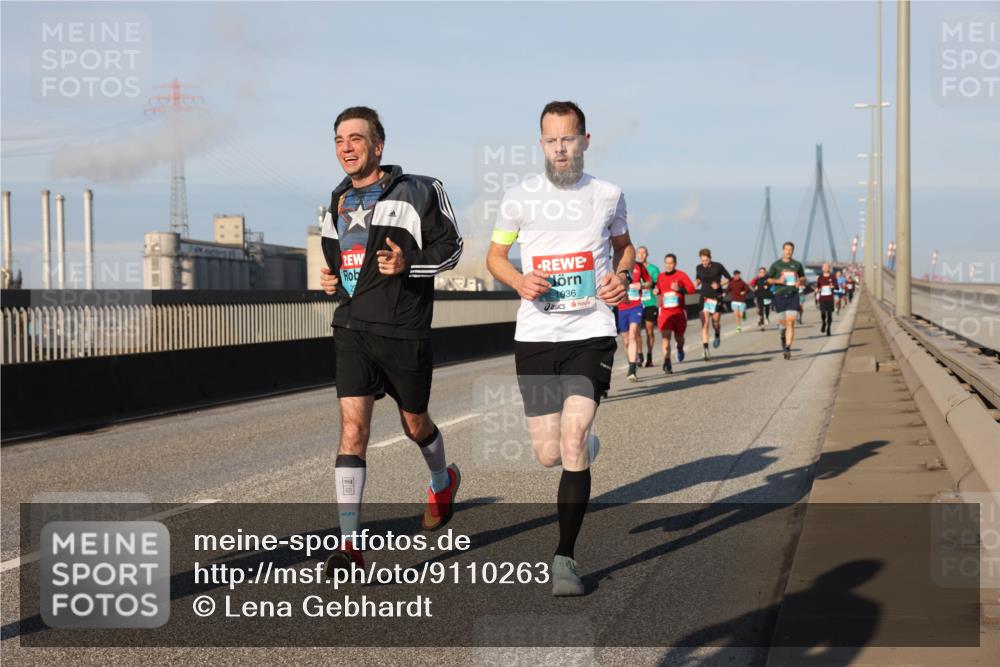 03.10.2025 - Köhlbrandbrückenlauf Lena Gebhardt http://msf.ph/oto/9110263 03.10.2025 09:41:34 Position 2 1036 meine-sportfotos.de