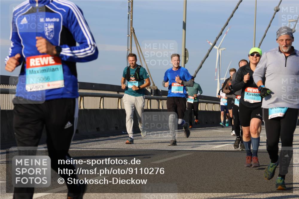 03.10.2025 - Köhlbrandbrückenlauf Strokosch-Dieckow http://msf.ph/oto/9110276 03.10.2025 09:42:00 Position 2 3066, 3830, 1353, 1073 meine-sportfotos.de