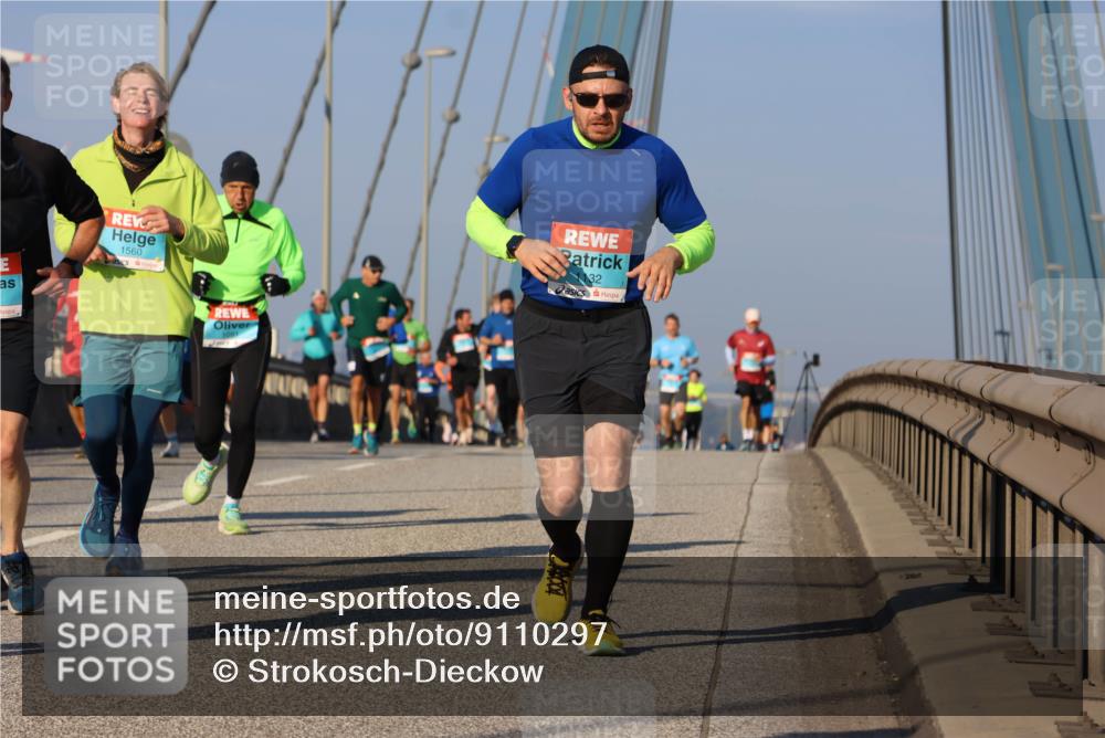 03.10.2025 - Köhlbrandbrückenlauf Strokosch-Dieckow http://msf.ph/oto/9110297 03.10.2025 09:42:02 Position 2 1560, 132 meine-sportfotos.de