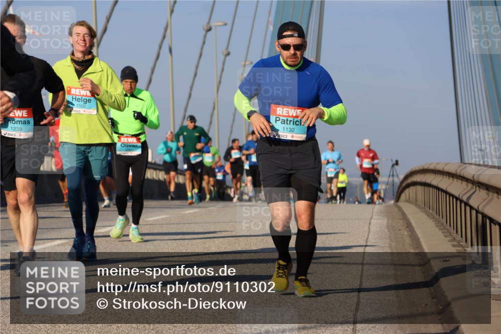 03.10.2025 - Köhlbrandbrückenlauf Strokosch-Dieckow http://msf.ph/oto/9110302 03.10.2025 09:42:02 Position 2 1239, 1560, 1091, 1132 meine-sportfotos.de