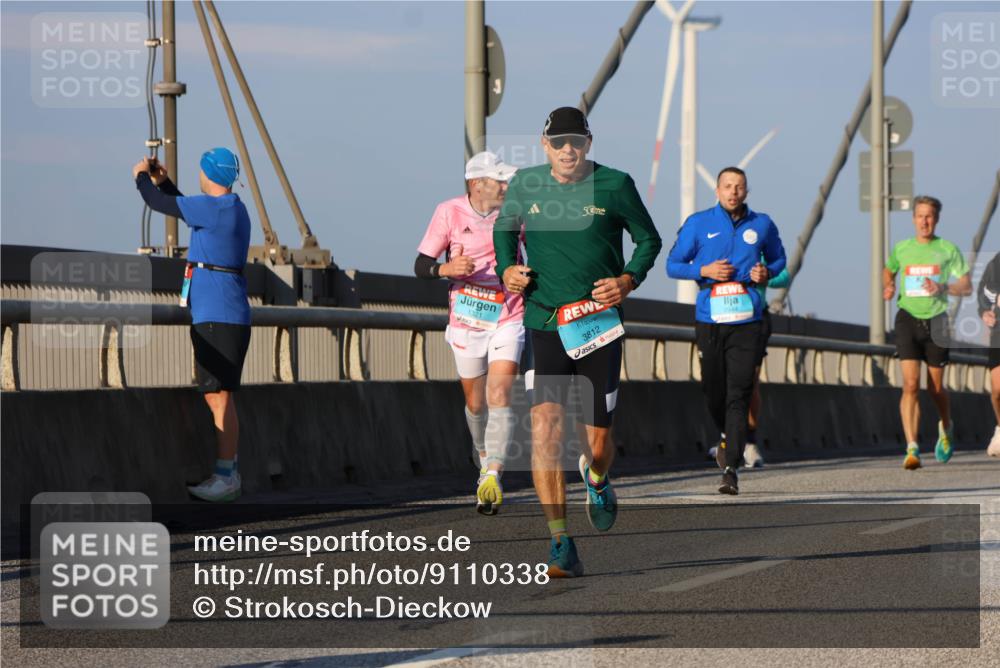 03.10.2025 - Köhlbrandbrückenlauf Strokosch-Dieckow http://msf.ph/oto/9110338 03.10.2025 09:42:10 Position 2 1321, 5, 3812 meine-sportfotos.de