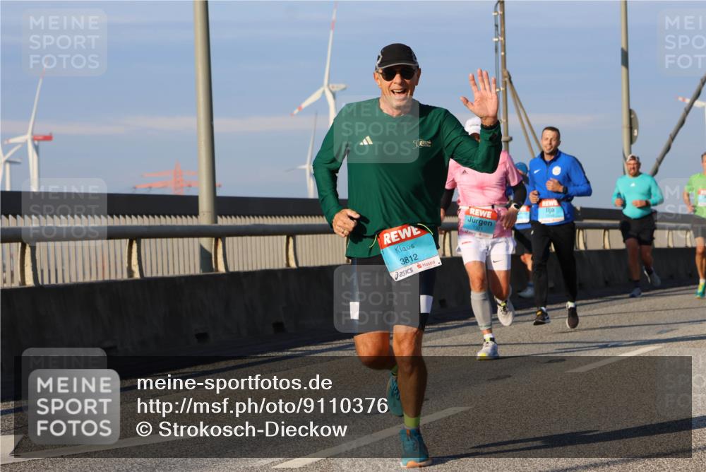03.10.2025 - Köhlbrandbrückenlauf Strokosch-Dieckow http://msf.ph/oto/9110376 03.10.2025 09:42:14 Position 2 3812, 1321 meine-sportfotos.de