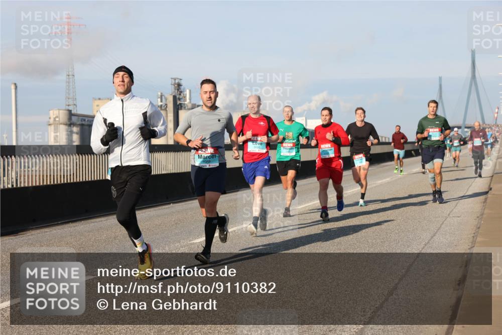 03.10.2025 - Köhlbrandbrückenlauf Lena Gebhardt http://msf.ph/oto/9110382 03.10.2025 09:41:36 Position 2 1069, 3491 meine-sportfotos.de