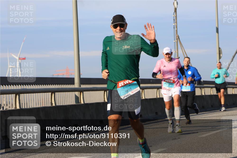 03.10.2025 - Köhlbrandbrückenlauf Strokosch-Dieckow http://msf.ph/oto/9110391 03.10.2025 09:42:14 Position 2 5, 3812, 1321 meine-sportfotos.de