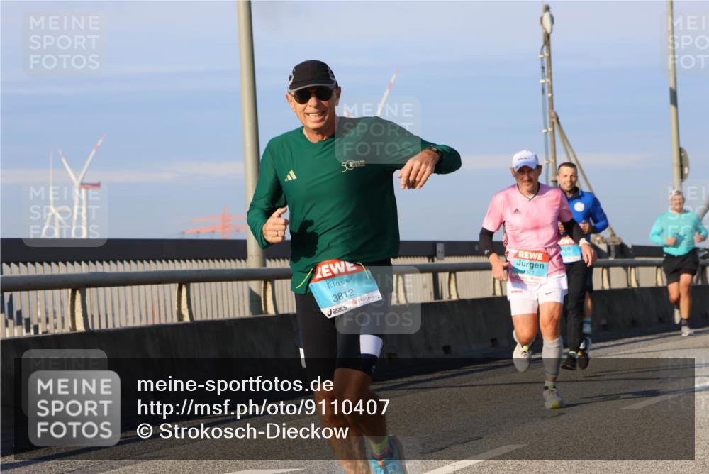 03.10.2025 - Köhlbrandbrückenlauf Strokosch-Dieckow http://msf.ph/oto/9110407 03.10.2025 09:42:14 Position 2 3812 meine-sportfotos.de
