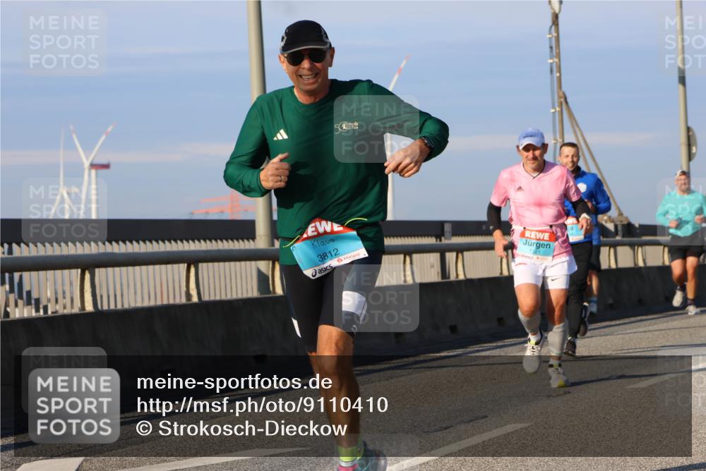 03.10.2025 - Köhlbrandbrückenlauf Strokosch-Dieckow http://msf.ph/oto/9110410 03.10.2025 09:42:14 Position 2 3812, 1321 meine-sportfotos.de