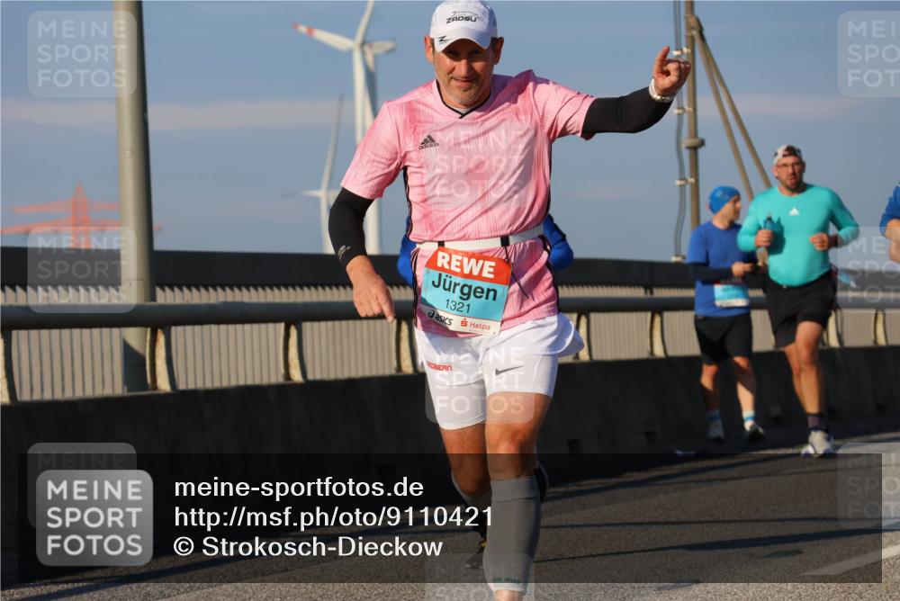 03.10.2025 - Köhlbrandbrückenlauf Strokosch-Dieckow http://msf.ph/oto/9110421 03.10.2025 09:42:15 Position 2 1321 meine-sportfotos.de