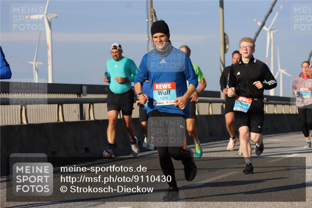 03.10.2025 - Köhlbrandbrückenlauf Strokosch-Dieckow http://msf.ph/oto/9110430 03.10.2025 09:42:17 Position 2 1370, 3516 meine-sportfotos.de