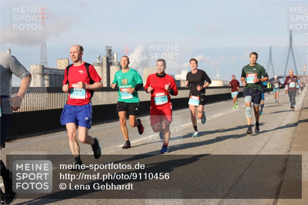 03.10.2025 - Köhlbrandbrückenlauf Lena Gebhardt http://msf.ph/oto/9110456 03.10.2025 09:41:37 Position 2 3491, 3705 meine-sportfotos.de