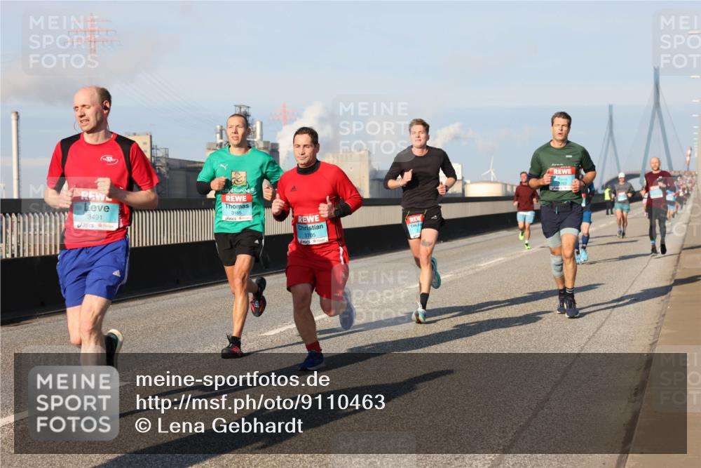 03.10.2025 - Köhlbrandbrückenlauf Lena Gebhardt http://msf.ph/oto/9110463 03.10.2025 09:41:37 Position 2 3491, 3185, 3705, 8763 meine-sportfotos.de