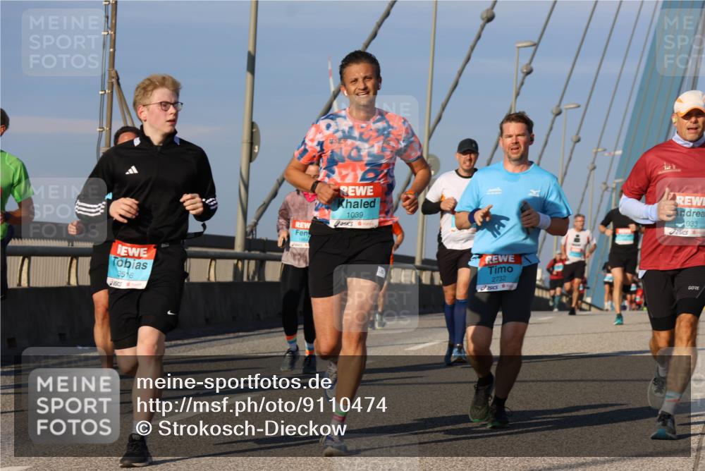 03.10.2025 - Köhlbrandbrückenlauf Strokosch-Dieckow http://msf.ph/oto/9110474 03.10.2025 09:42:18 Position 2 3516, 1039, 2732, 033 meine-sportfotos.de