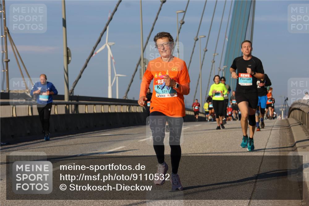 03.10.2025 - Köhlbrandbrückenlauf Strokosch-Dieckow http://msf.ph/oto/9110532 03.10.2025 09:42:24 Position 2 1211, 1045 meine-sportfotos.de