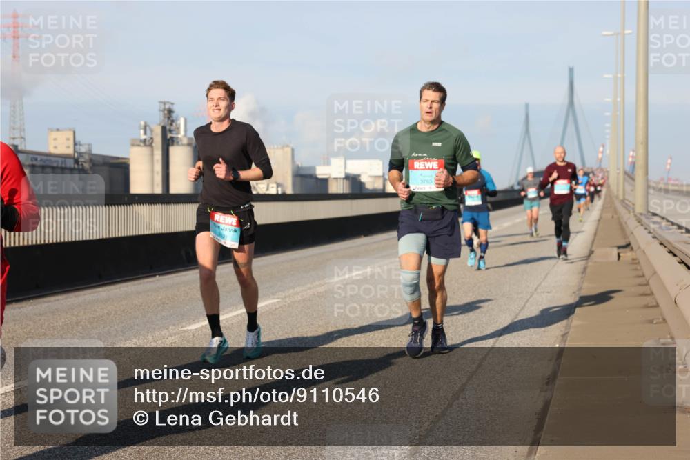 03.10.2025 - Köhlbrandbrückenlauf Lena Gebhardt http://msf.ph/oto/9110546 03.10.2025 09:41:38 Position 2 3531, 3763 meine-sportfotos.de