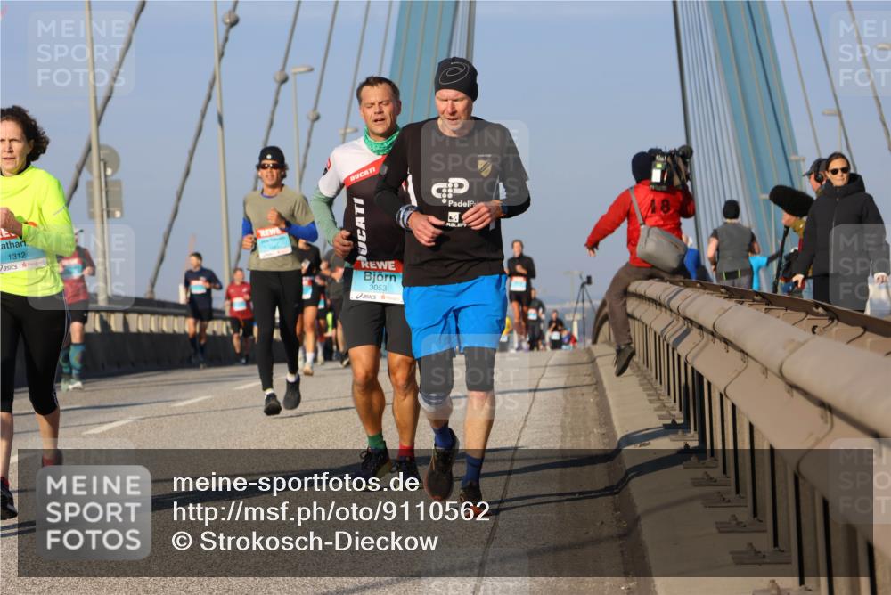 03.10.2025 - Köhlbrandbrückenlauf Strokosch-Dieckow http://msf.ph/oto/9110562 03.10.2025 09:42:31 Position 2 1312, 3053 meine-sportfotos.de