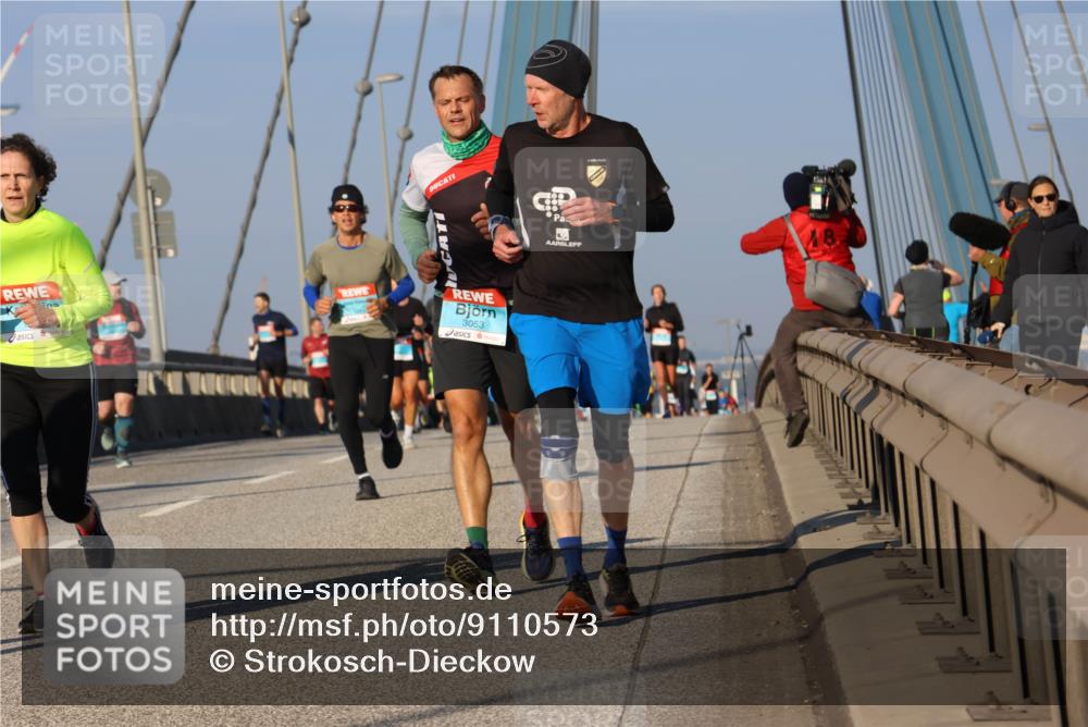 03.10.2025 - Köhlbrandbrückenlauf Strokosch-Dieckow http://msf.ph/oto/9110573 03.10.2025 09:42:31 Position 2 3053, 5 meine-sportfotos.de
