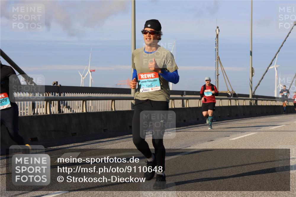03.10.2025 - Köhlbrandbrückenlauf Strokosch-Dieckow http://msf.ph/oto/9110648 03.10.2025 09:42:38 Position 2 31, 1245 meine-sportfotos.de