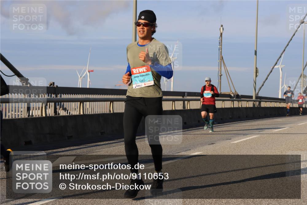 03.10.2025 - Köhlbrandbrückenlauf Strokosch-Dieckow http://msf.ph/oto/9110653 03.10.2025 09:42:38 Position 2 1245 meine-sportfotos.de