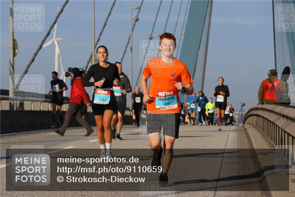 03.10.2025 - Köhlbrandbrückenlauf Strokosch-Dieckow http://msf.ph/oto/9110659 03.10.2025 09:42:39 Position 2 3825, 3496, 08 meine-sportfotos.de