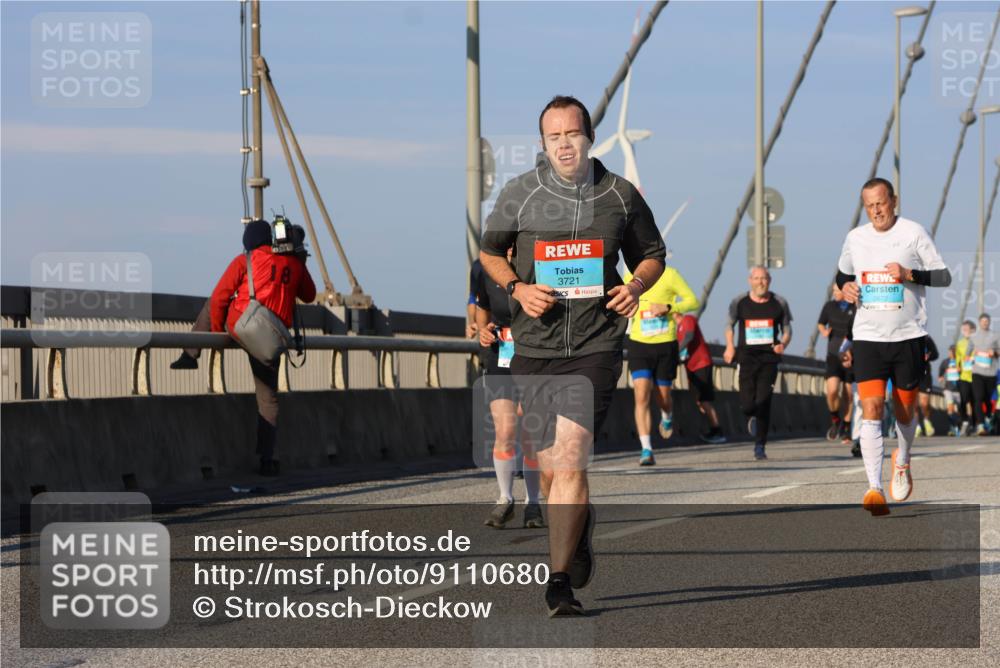 03.10.2025 - Köhlbrandbrückenlauf Strokosch-Dieckow http://msf.ph/oto/9110680 03.10.2025 09:42:43 Position 2 299, 3721, 2672 meine-sportfotos.de