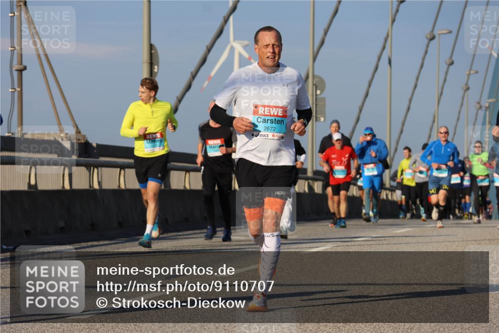 03.10.2025 - Köhlbrandbrückenlauf Strokosch-Dieckow http://msf.ph/oto/9110707 03.10.2025 09:42:46 Position 2 2672 meine-sportfotos.de