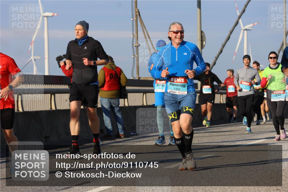 03.10.2025 - Köhlbrandbrückenlauf Strokosch-Dieckow http://msf.ph/oto/9110745 03.10.2025 09:42:55 Position 2 08, 1328, 1302, 2822 meine-sportfotos.de