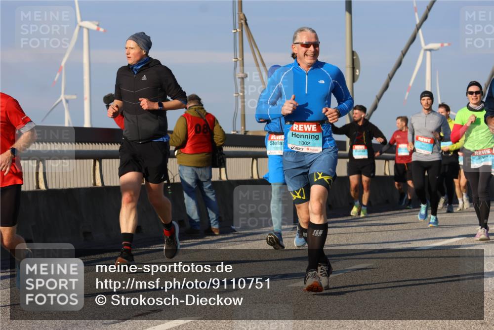 03.10.2025 - Köhlbrandbrückenlauf Strokosch-Dieckow http://msf.ph/oto/9110751 03.10.2025 09:42:55 Position 2 08, 1302, 1328 meine-sportfotos.de