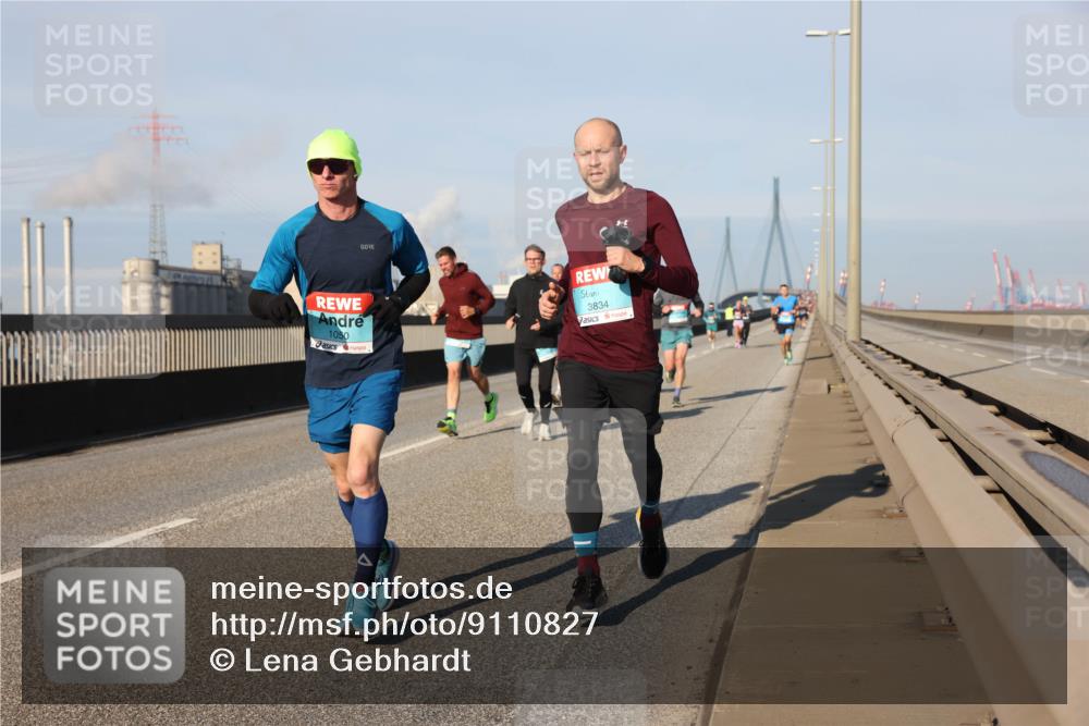 03.10.2025 - Köhlbrandbrückenlauf Lena Gebhardt http://msf.ph/oto/9110827 03.10.2025 09:41:42 Position 2 1050, 3834 meine-sportfotos.de